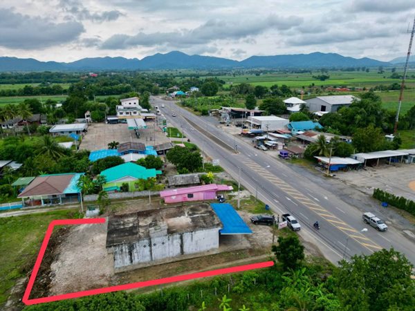 ขายที่ดินพร้อมอาคาร เนื้อที่ 3 งาน โคกตูม ซ.ศูนย์สายจัตวา อ.เมือง จ.ลพบุรี โทร 0959249282